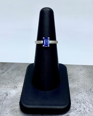 AVA'S RING BLUE SAPPHIRE AND WHITE GOLD