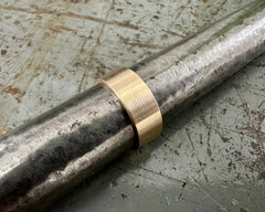 JIOU WEDDING BAND YELLOW GOLD 7MM WIDE