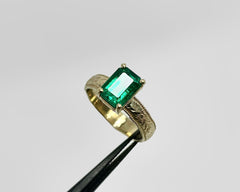 Bess's emerald ring yellow gold