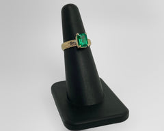 Bess's emerald ring yellow gold