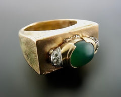 Cinematic Ring with Emerald & Diamonds