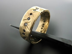 PONTUS RING YELLOW GOLD 7MM WIDE