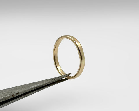 CLEO RING YELLOW GOLD 2mm wide