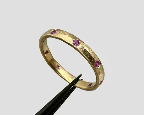 MORAVA RING YELLOW GOLD AND PINK SAPPHIRES
