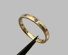 MORAVA RING YELLOW GOLD AND PINK SAPPHIRES