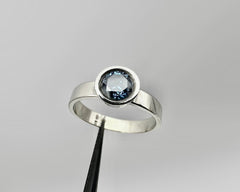 LIREN LEI’S ENGAGEMENT RING WHITE GOLD AND BLUE DIAMOND