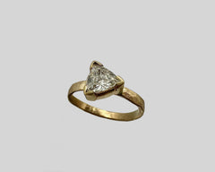 BEATRICE'S ENGAGEMENT RING YELLOW GOLD AND DIAMOND