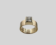 HANNAH'S ENGAGEMENT RING YELLOW GOLD AND DIAMOND