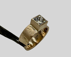 HANNAH'S ENGAGEMENT RING YELLOW GOLD AND DIAMOND