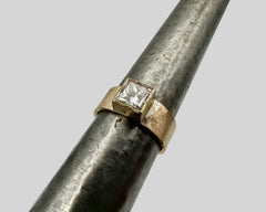 HANNAH'S ENGAGEMENT RING YELLOW GOLD AND DIAMOND