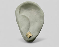 QUADRATE FORGED STUDS YELLOW GOLD