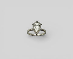 ESTHER'S RING WHITE GOLD AND PEAR CUT WHITE DIAMOND