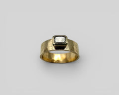 MEREDITH'S RING YELLOW GOLD AND WHITE DIAMOND
