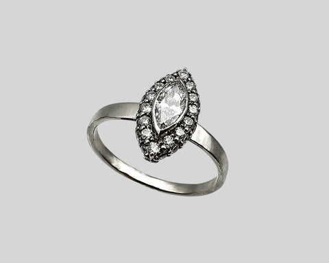 MILA'S RING WHITE GOLD AND WHITE DIAMONDS