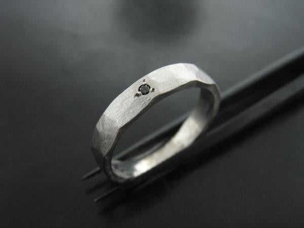 RAPHAEL'S RING WHITE GOLD 3 MM WIDE