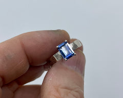 Jess' Ring White Gold And Blue Sapphire