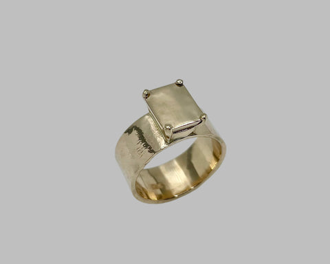 MIKA'S GOLD BAR RING YELLOW GOLD