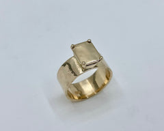 MIKA'S GOLD BAR RING YELLOW GOLD