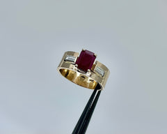 Jen's Ring Yellow Gold And Ruby And Diamonds