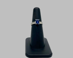 Jess' Ring White Gold And Blue Sapphire