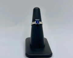 Jess' Ring White Gold And Blue Sapphire