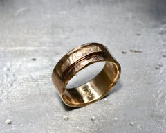 RUSELLS RING YELLOW GOLD 7MM WIDE