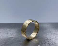 ZEUS RING YELLOW GOLD 7mm WIDE